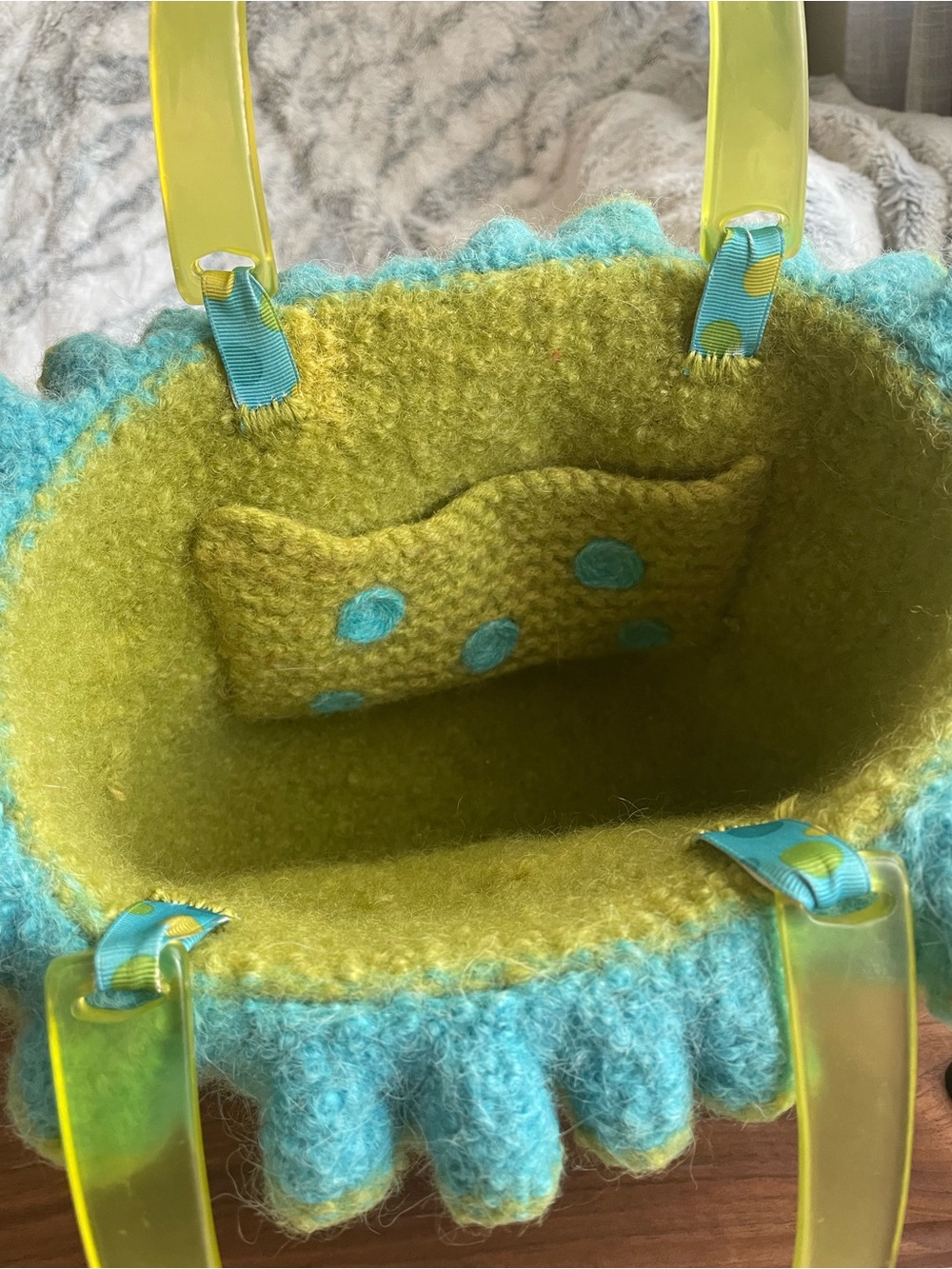 lime green felted wool purse with flowers - Picture 4 of 10